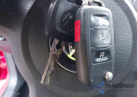 2013 Volkswagen Golf 2.5L 4-Door z USA, uszkodzony, nr VIN WVWDB7AJ0DW139687